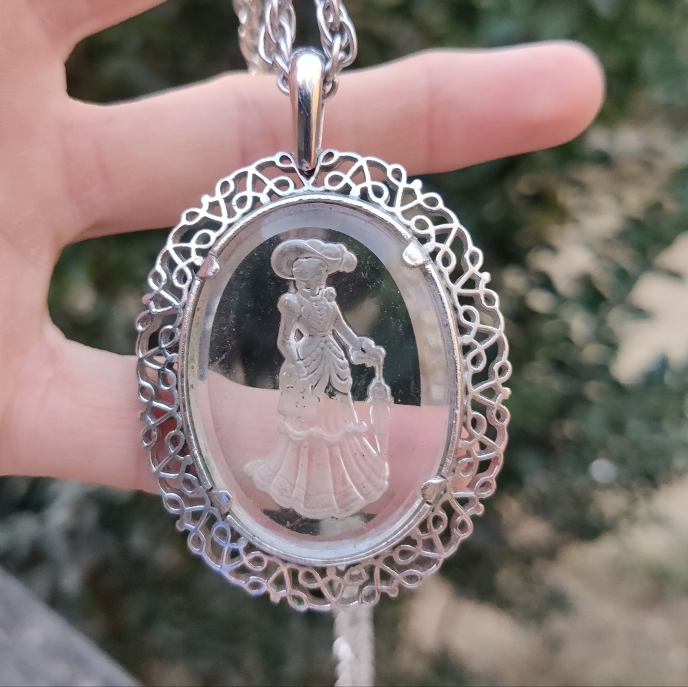 Vintage Intaglio Glass Cameo Necklace